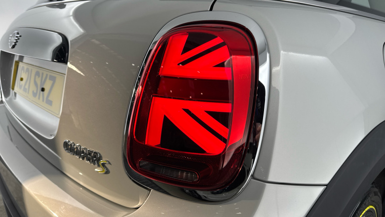 MINI Hatchback 135kW Cooper S Level 1 33kWh 3dr Auto Electric Hatchback